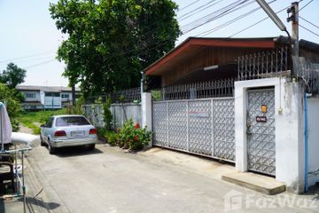 4 Bedroom House for sale in Chan Kasem, Bangkok near MRT Chankasem