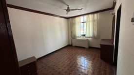 3 Bedroom Apartment for rent in Rishi Court, Khlong Toei Nuea, Bangkok near Airport Rail Link Makkasan