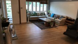 5 Bedroom Townhouse for sale in Khlong Tan Nuea, Bangkok