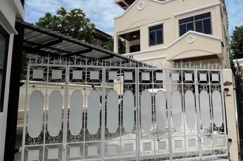 5 Bedroom House for rent in  near BTS Nana