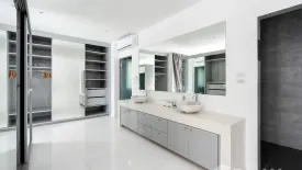 5 Bedroom Villa for sale in Narayan Height., Bo Phut, Surat Thani