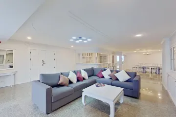 5 Bedroom Condo for sale in Oriental Towers, Khlong Tan Nuea, Bangkok near BTS Thong Lo