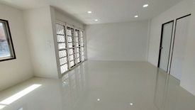 3 Bedroom Townhouse for sale in Nuan Chan, Bangkok