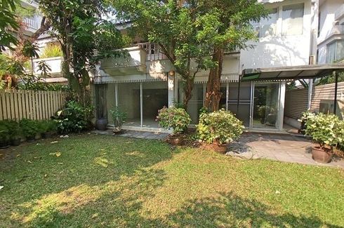 3 Bedroom House for rent in Khlong Toei Nuea, Bangkok near MRT Sukhumvit