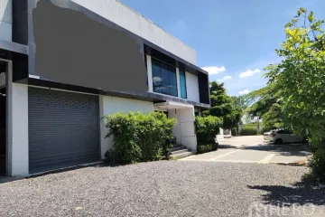 Warehouse / Factory for sale in Khlong Sam Prawet, Bangkok