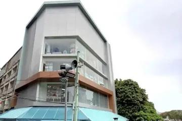Commercial for rent in Rong Mueang, Bangkok near MRT Yommarat