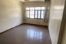 3 Bedroom Townhouse for sale in Huai Khwang, Bangkok