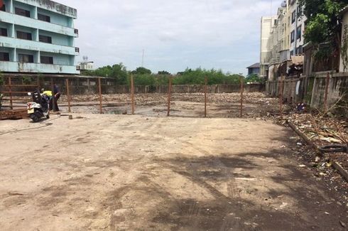 Land for sale in Khlong Chaokhun Sing, Bangkok near MRT Lat Phrao 101