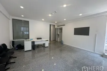 Office for rent in Bang Chak, Bangkok