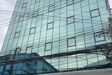 Office for rent in Phlapphla, Bangkok near MRT Lat Phrao 83