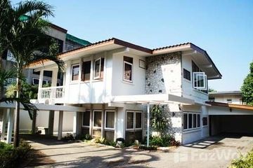 3 Bedroom House for rent in Thanon Nakhon Chai Si, Bangkok near Airport Rail Link Ratchawithi