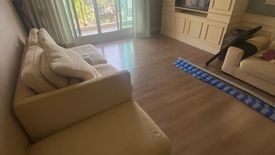 2 Bedroom Condo for sale in Sam Sen Nai, Bangkok near BTS Saphan Kwai