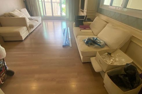 2 Bedroom Condo for sale in Sam Sen Nai, Bangkok near BTS Saphan Kwai