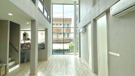 4 Bedroom Townhouse for sale in Wang Thonglang, Bangkok near MRT Chok Chai 4