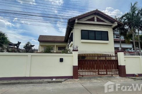 4 Bedroom House for sale in Khlong Chan, Bangkok near MRT Lam Sali