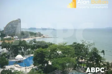 3 Bedroom Condo for sale in Na Kluea, Chonburi