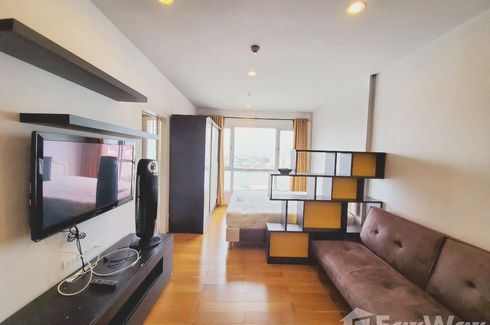 Condo for rent in Hive Taksin, Khlong Ton Sai, Bangkok near BTS Wongwian Yai