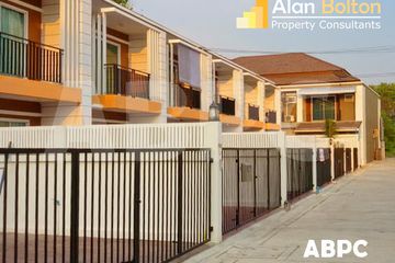 2 Bedroom House for sale in Na Kluea, Chonburi