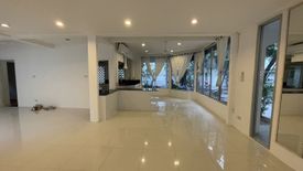 4 Bedroom House for rent in Khlong Toei Nuea, Bangkok near MRT Sukhumvit