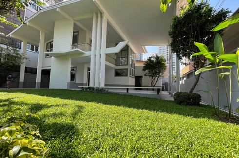 3 Bedroom House for rent in Khlong Toei Nuea, Bangkok near MRT Sukhumvit