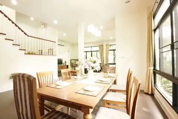 4 Bedroom House for rent in Khlong Tan Nuea, Bangkok