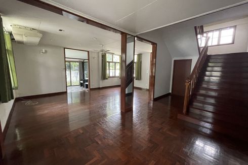 4 Bedroom House for rent in Thung Maha Mek, Bangkok near MRT Lumpini