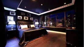 2 Bedroom Condo for rent in The Emporio Place, Khlong Tan, Bangkok near BTS Phrom Phong