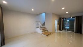 3 Bedroom Townhouse for sale in Baan Klang Muang Ratchada-Wongsawang, Suan Yai, Nonthaburi near MRT Wong Sawang