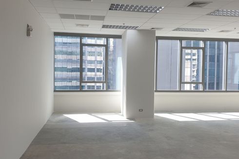 Office for rent in P23 Tower, Khlong Toei Nuea, Bangkok near MRT Sukhumvit