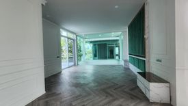 4 Bedroom House for sale in Dokmai, Bangkok