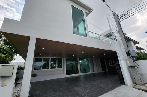 4 Bedroom House for sale in Manthana Onnut - Wongwaen 4, Dokmai, Bangkok