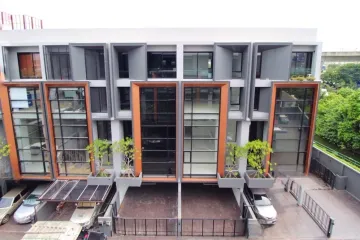 1 Bedroom Townhouse for sale in Suan Luang, Bangkok