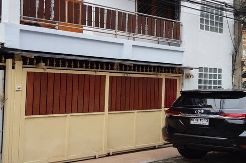 5 Bedroom Townhouse for sale in Khlong Tan Nuea, Bangkok near BTS Phrom Phong