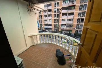 Townhouse for rent in Sam Sen Nai, Bangkok near BTS Ari