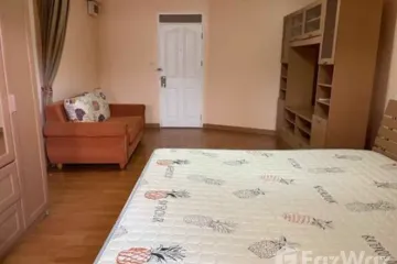 Condo for rent in Huai Khwang, Bangkok near MRT Huai Khwang