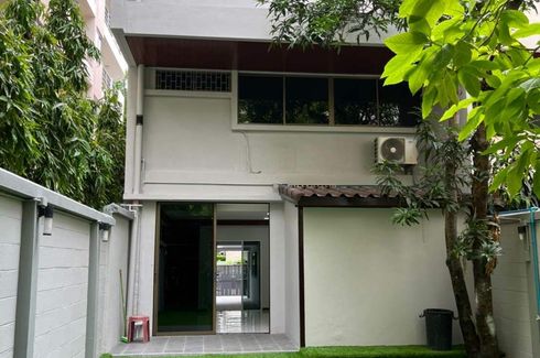 4 Bedroom Townhouse for rent in Khlong Tan Nuea, Bangkok near BTS Phrom Phong