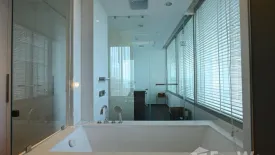 2 Bedroom Condo for rent in 185 Rajadamri, Lumpini, Bangkok near BTS Ratchadamri