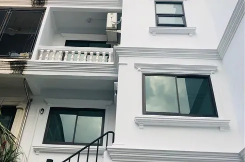 5 Bedroom Townhouse for rent in Phra Khanong Nuea, Bangkok near BTS Phra Khanong