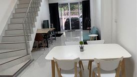 4 Bedroom Townhouse for sale in Khlong Tan Nuea, Bangkok