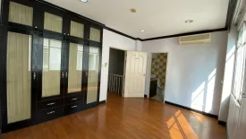 4 Bedroom Townhouse for rent in Baan Klangkrung Thonglor, Khlong Tan Nuea, Bangkok near BTS Thong Lo