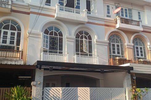 3 Bedroom Townhouse for rent in Resorta Watcharapol, Tha Raeng, Bangkok