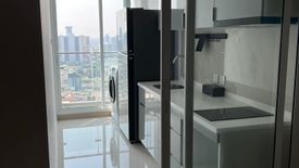 2 Bedroom Condo for rent in Maha Phruettharam, Bangkok near MRT Hua Lamphong