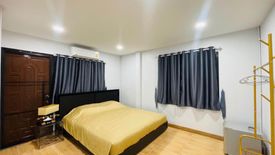 3 Bedroom House for rent in Bang Chak, Bangkok near BTS Punnawithi