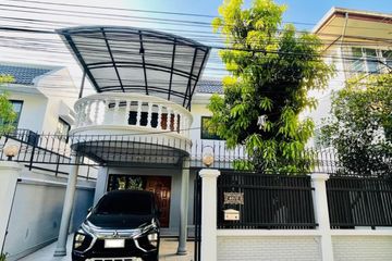 3 Bedroom House for rent in Bang Chak, Bangkok near BTS Punnawithi