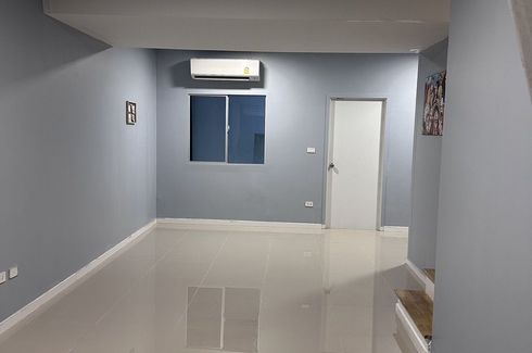 3 Bedroom Townhouse for sale in Khlong Song, Pathum Thani