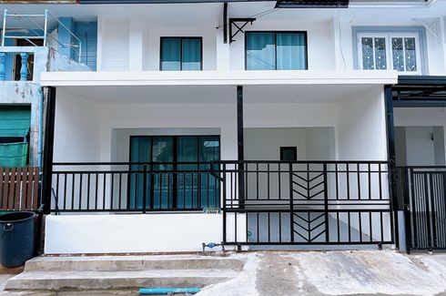 3 Bedroom Townhouse for sale in Khlong Sam, Pathum Thani