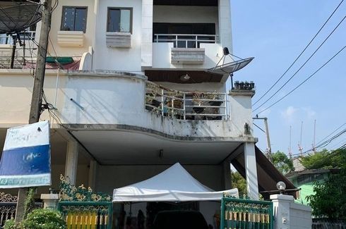 3 Bedroom Townhouse for rent in Samrong Nuea, Samut Prakan near BTS Samrong