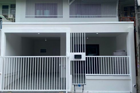 3 Bedroom Townhouse for sale in Baan Pruksa 13 Klong 3, Khlong Sam, Pathum Thani