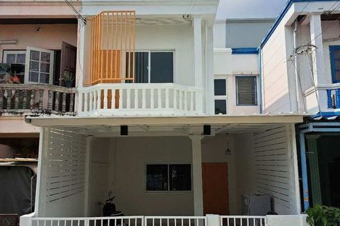 3 Bedroom Townhouse for sale in Nong Khang Phlu, Bangkok