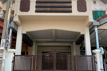 2 Bedroom Townhouse for rent in Bang Krang, Nonthaburi